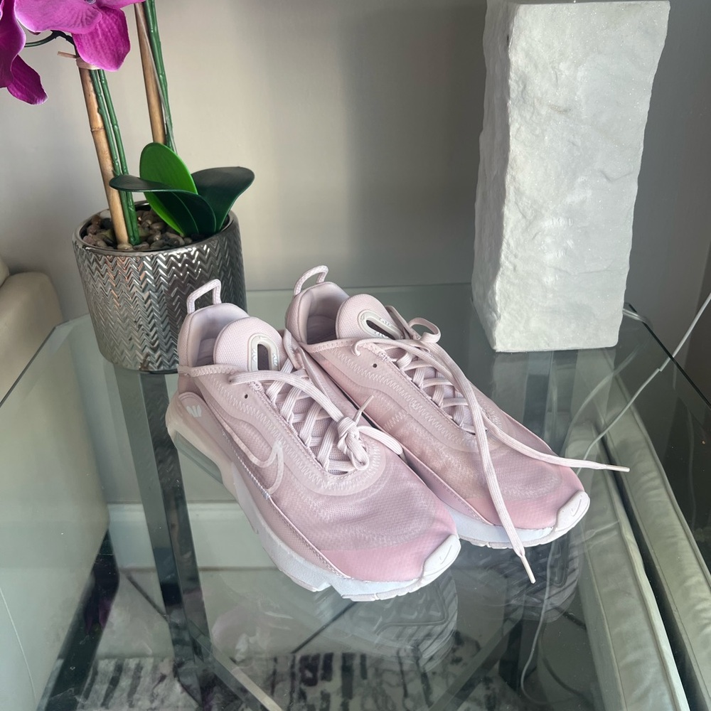 NWOB Nike Air Max 2090